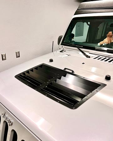Jeep JK Hood Vent installed