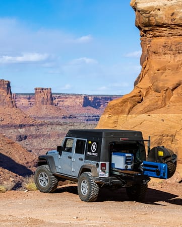 8W9A2414 Jeep Camper with the kitchen open