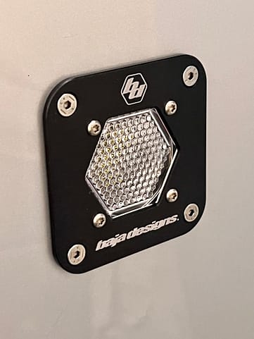 BajaDesigns_S1_Installed_Front_Fender_Close Our Jeep off road lights installed